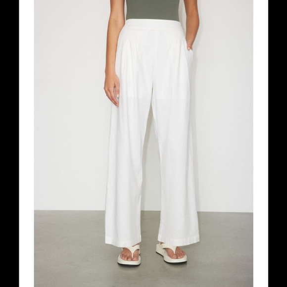 Dynamite Heidi Wide Leg Linen Pull-On
Pants, Bright White - Picture 7 of 9